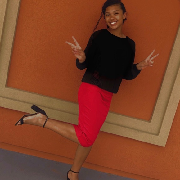 simple lovely black top with lace 🌹 - Picture 4 of 8